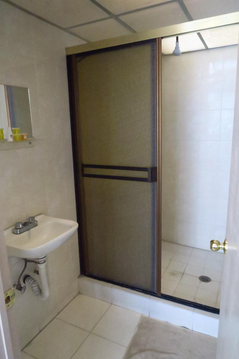Bathroom 3, HOTEL LLANITO AGS, Aguascalientes