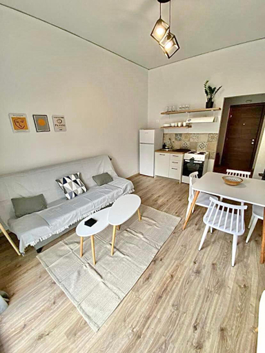 4, Comfortable apartment in the city center, Attica