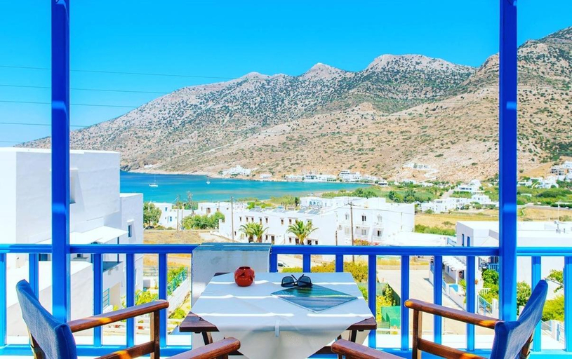 Food & Drinks 5, Studios Mirtia, South Aegean