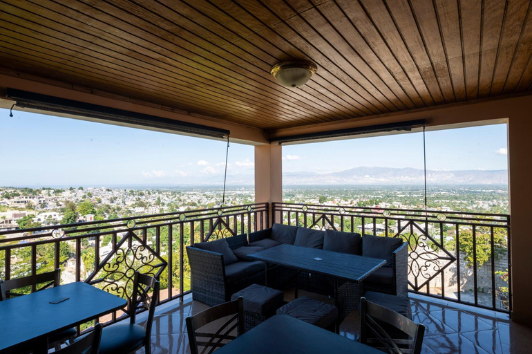 Food & Drinks 4, Vivy Hill's Hotel, Port-au-Prince