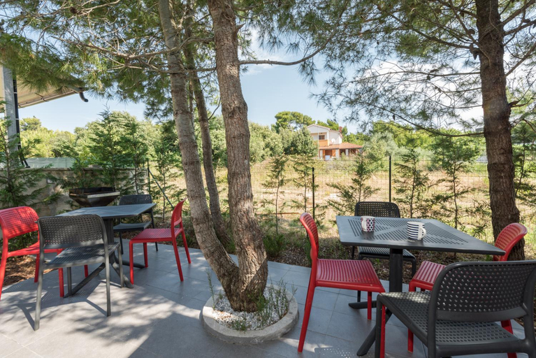 Food & Drinks 5, Modern villa Jura with pool near the beach, extra pool heating available, Medulin