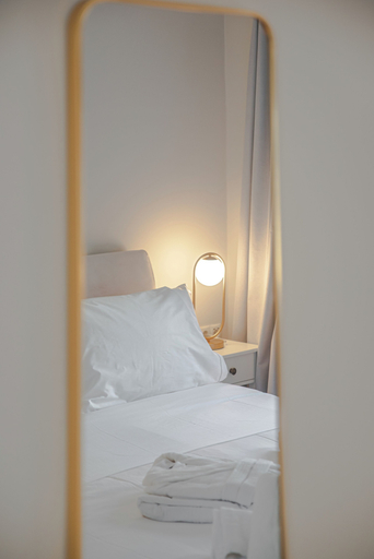 Bedroom 3, Mets Suites, Attica