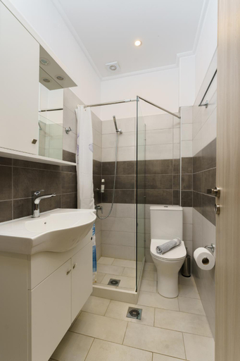 Bathroom 2, Nefeli Studios, Central Greece