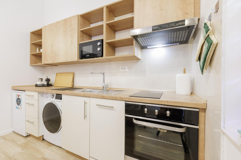 Others 5, H - 3 minutes from main square, Cozy, Self check in, Zagreb
