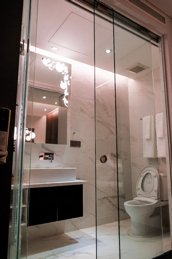 Bathroom 11