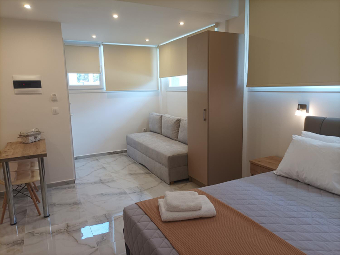 Others 5, Z Elegant Studios, Central Macedonia