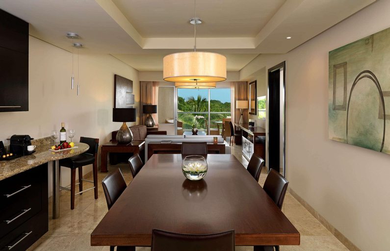 Dining Room 26
