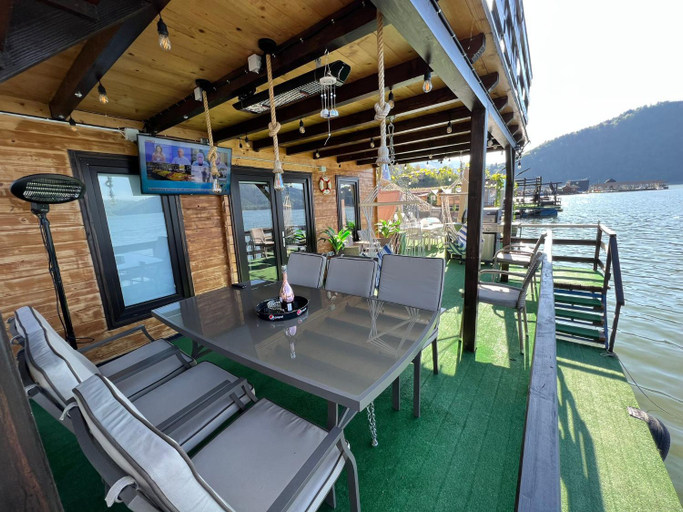 Food & Drinks 5, Holiday Bicaz Bungalows On The Lake, Bicaz