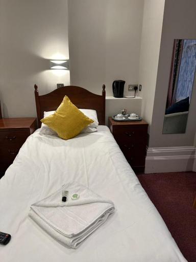 Bedroom, Hadleigh Hotel, East Sussex
