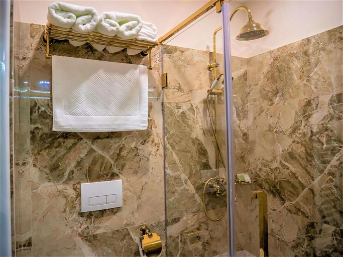 Bathroom 4, Hotel Boka, Tirana