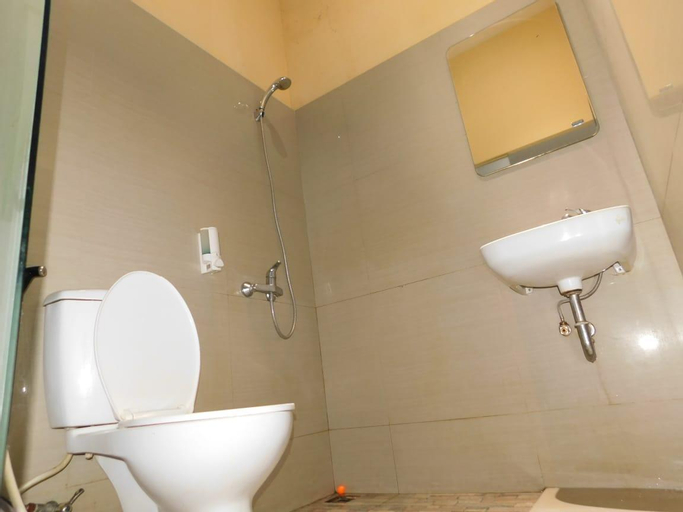 Bathroom 7