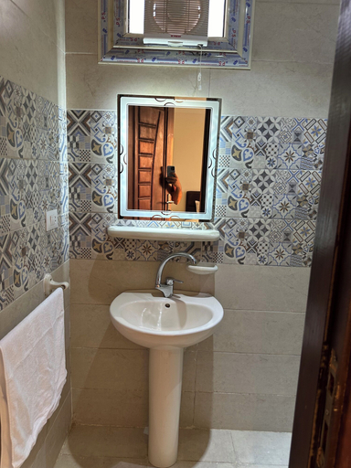 Bathroom 3, Sun 3 Pyramids Inn, Al-Ahram
