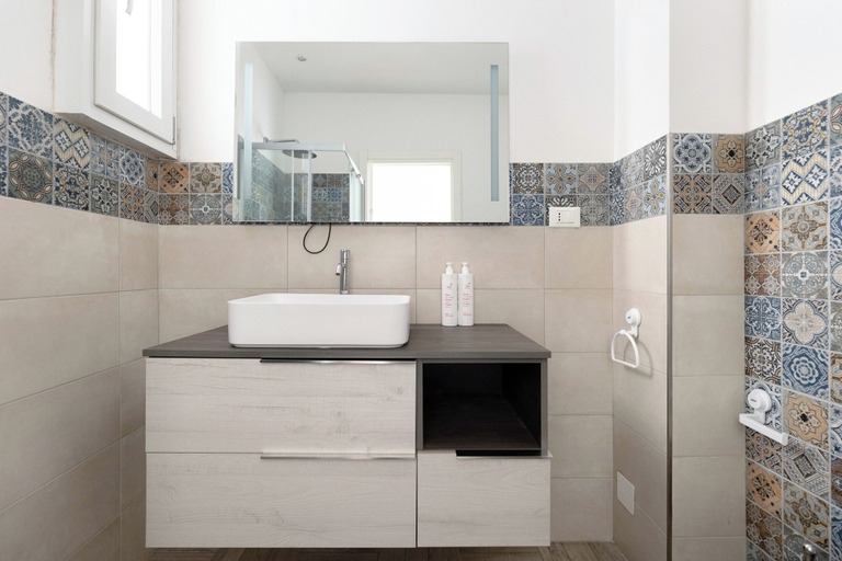 Bathroom 3, Modern studio in Borgo Panigale, Bologna
