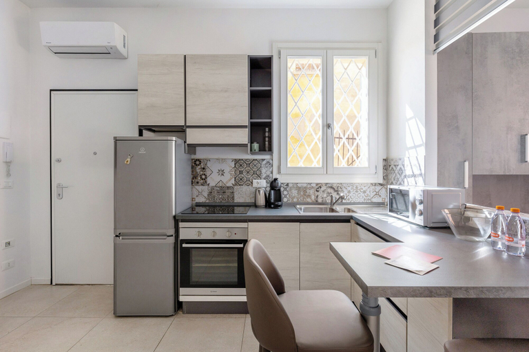 Others 4, Modern studio in Borgo Panigale, Bologna