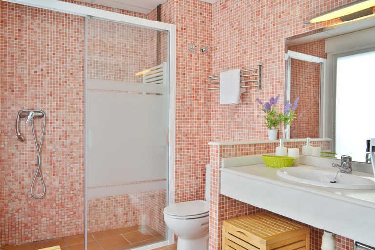 Shower 4, SunShine Villa, Córdoba