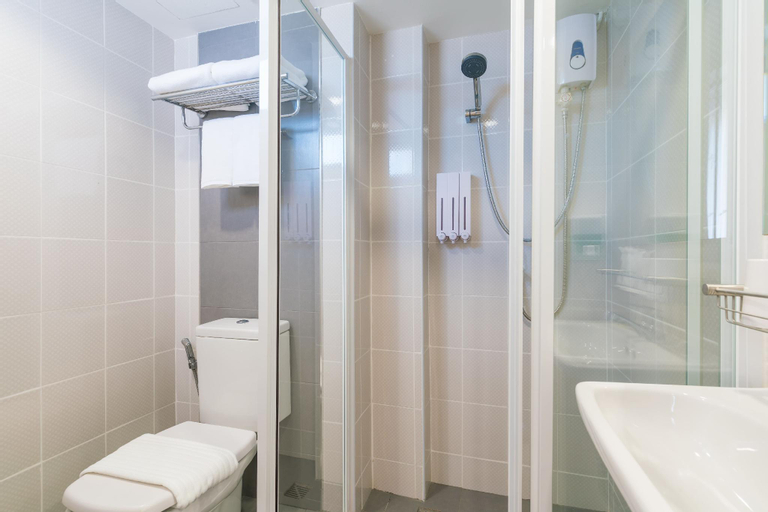 Bathroom 7