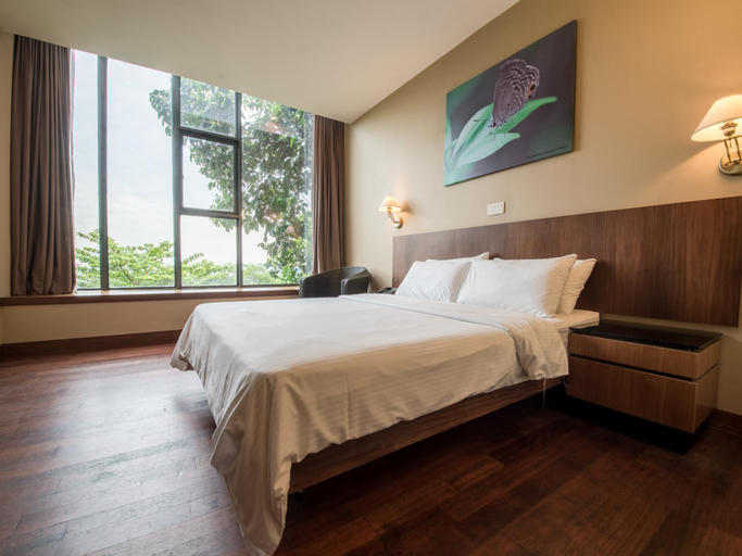 Bedroom 13