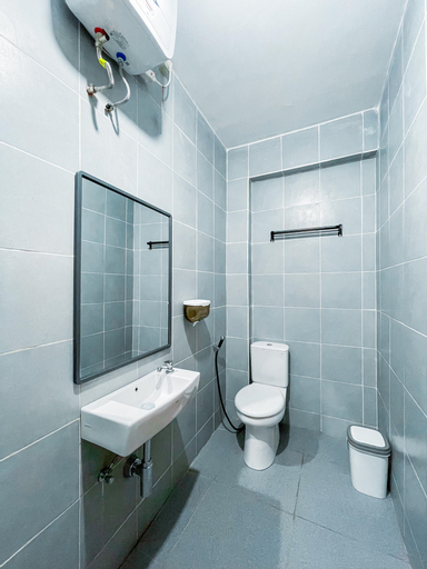Bathroom 12