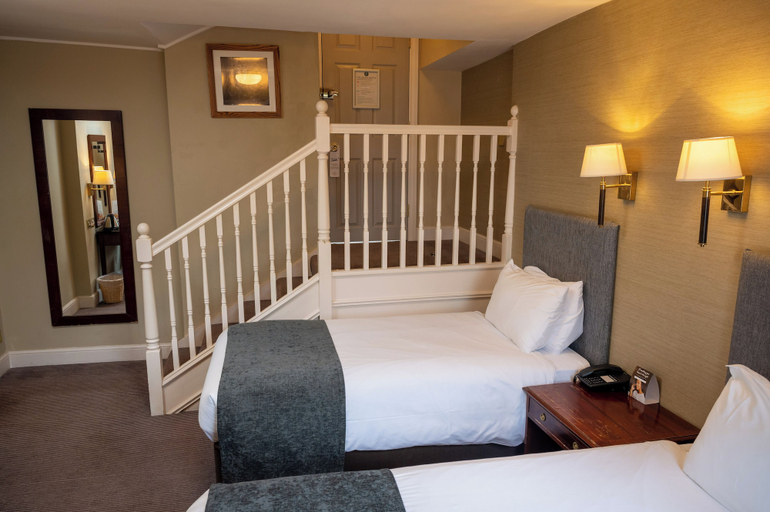 Bedroom 4, Castle And Ball by Greene King Inns, Wiltshire