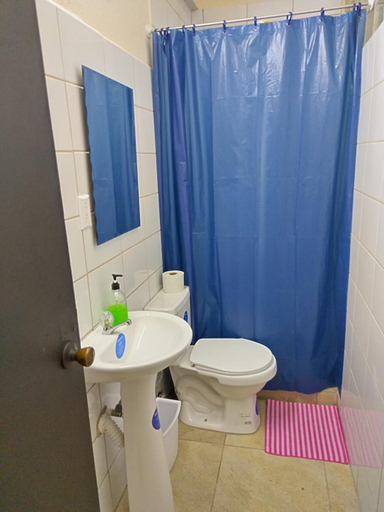Bathroom 3, Hotel Trianon, San José