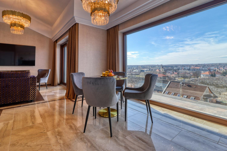 Others 4, Szeredi Residence, Eger