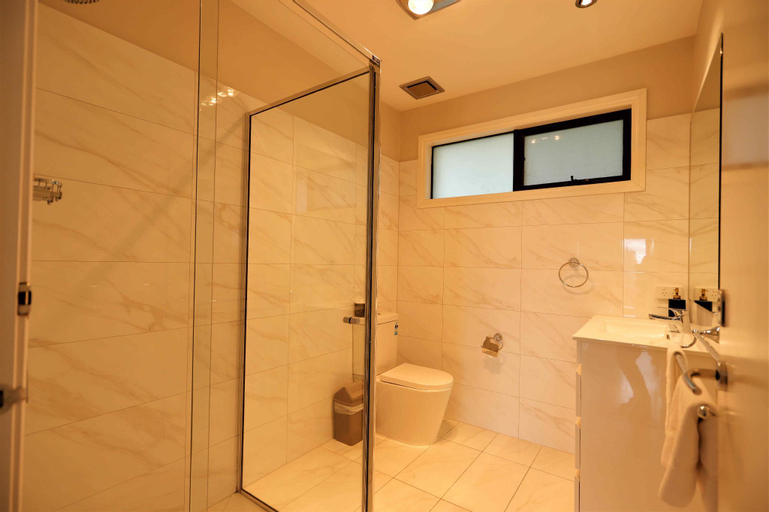 Bathroom 5