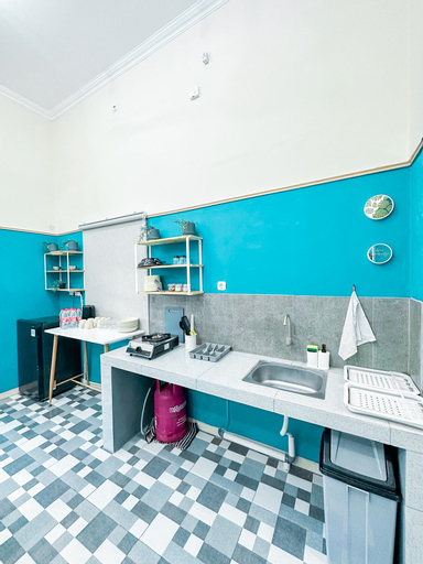 Bathroom 16