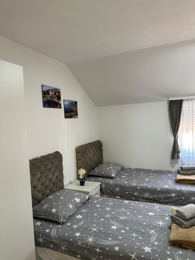 Others 4, Hostel Gray, Kruševac