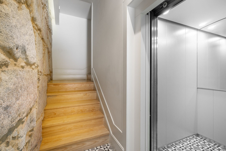 Others 3, Timeless Luxury Porto W/ Ac & Elevator, Porto