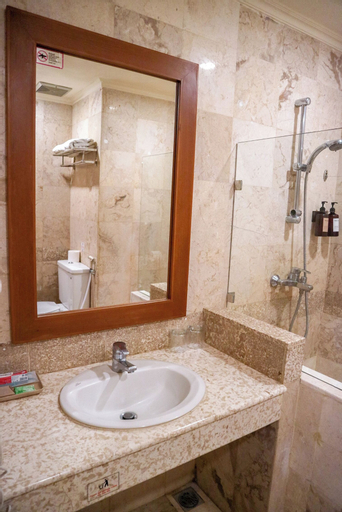 Bathroom 7