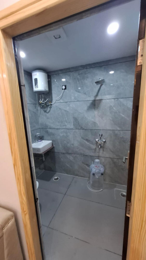 Bathroom 3, Goroomgo Heaven palace Haridwar, Hardwar