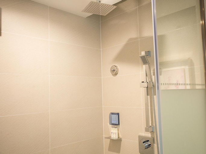 Bathroom 4