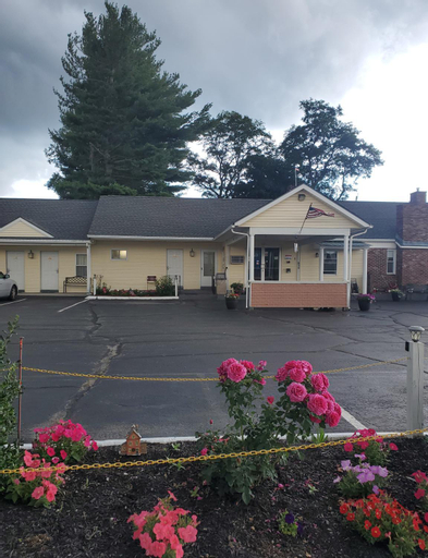 Knights Inn, Cumberland