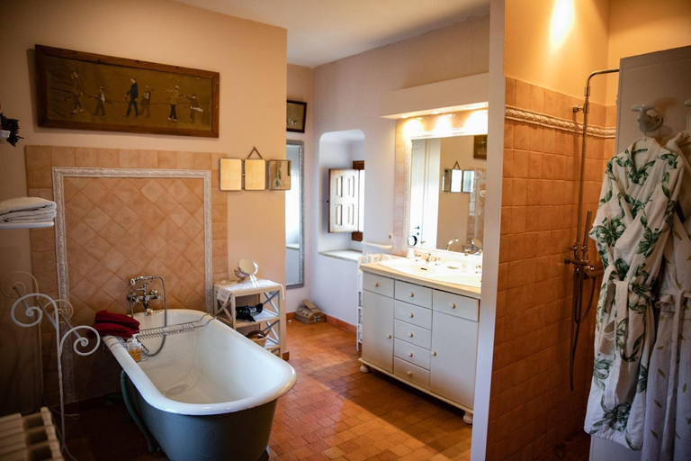 Bathroom 7