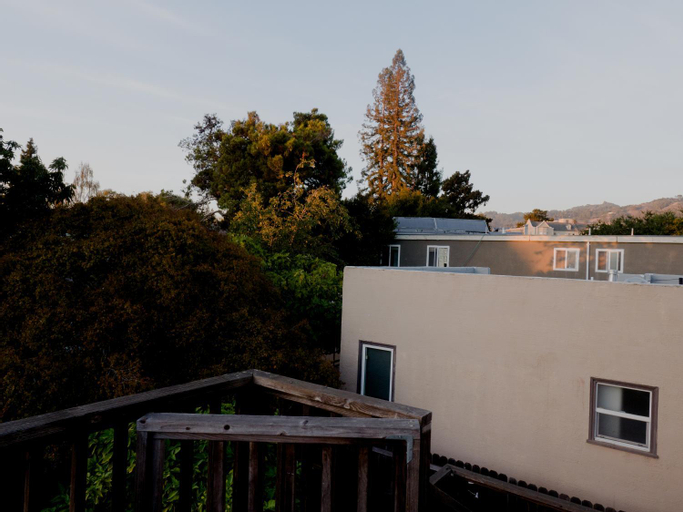 Exterior & Views 1, Spacious, Sunny House in Berkeley/Oakland Rockridge, Alameda