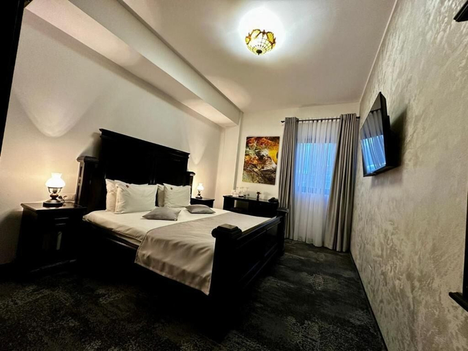 Bedroom 2, Podu' Cu Lanturi, Bacau
