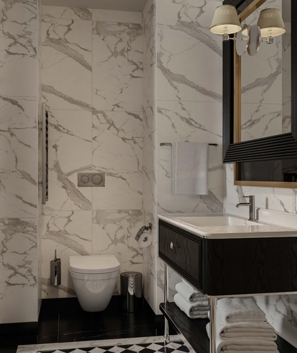 Bathroom 4, GoldenEye Hotel & Casino, Svilengrad