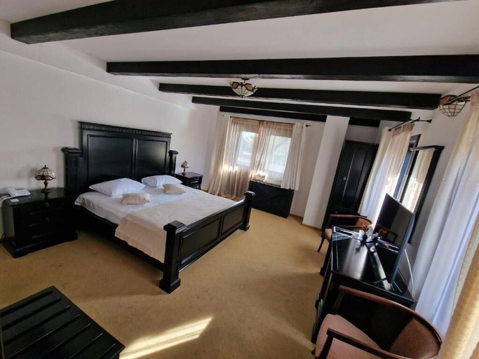 Bedroom 2, Podu' Cu Lanturi, Bacau