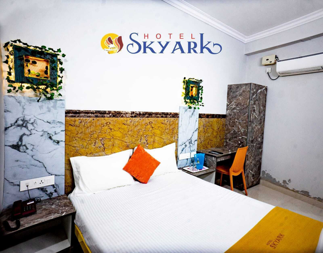 Bedroom 1, Hotel skyark, Kanniyakumari