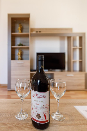 Food & Drinks 5, Vila Nikezic