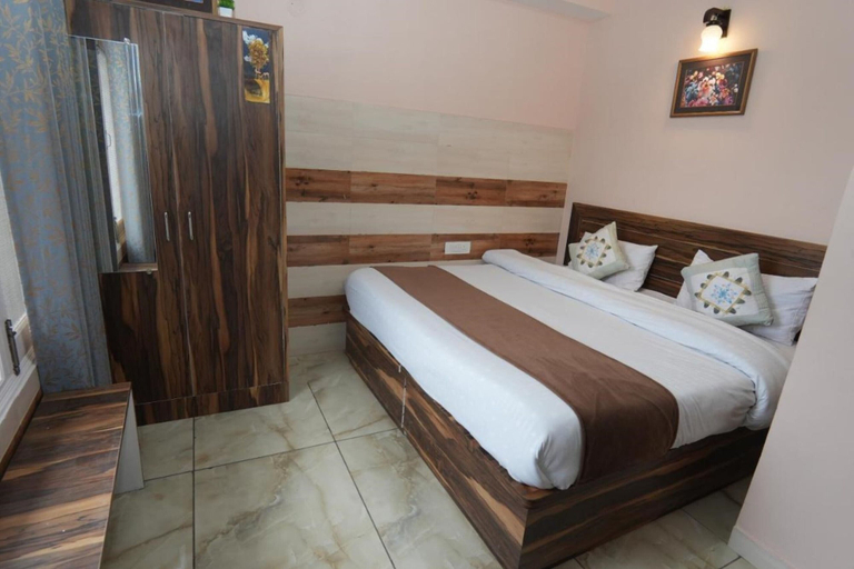 Bedroom 5, Goroomgo Shree Shimla Stay, Shimla