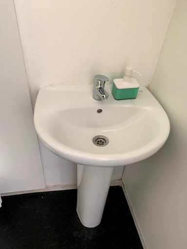 Bathroom 5, Central and Basic Universitat, Barcelona