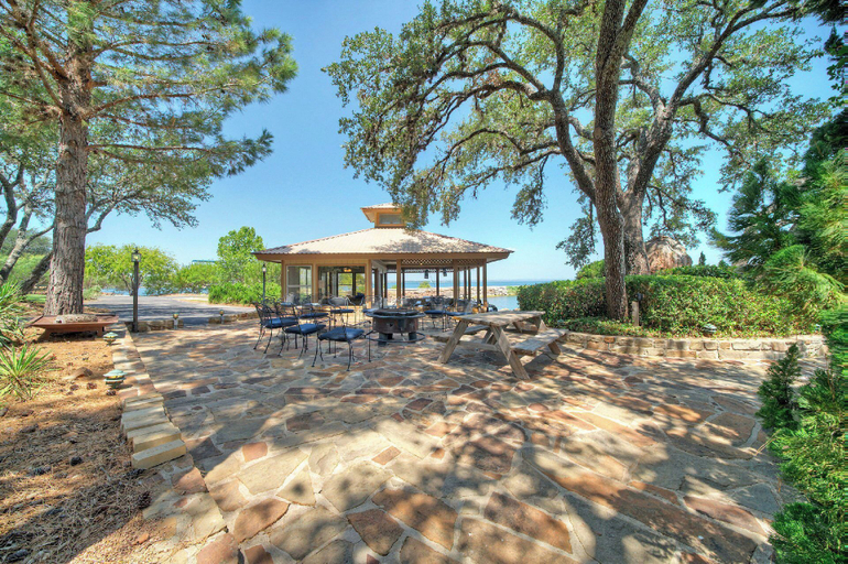 Others 5, Upstay -10 Waterfront Mansion with Jetty, Llano