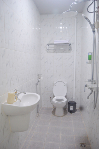 Bathroom 5, DE Siring Syariah Homestay Banjarmasin, Banjarmasin
