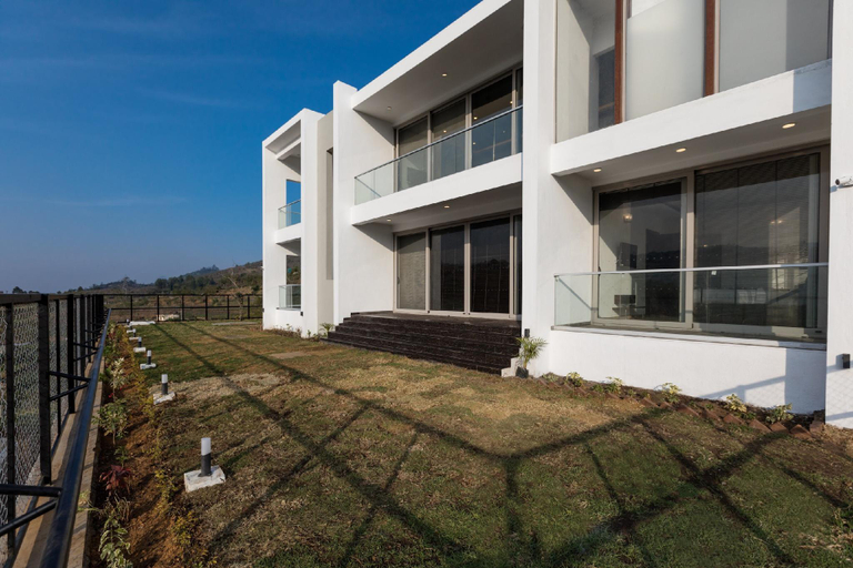 Exterior 5