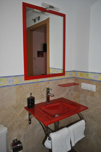 Bathroom, Hostal la Catedral, La Rioja
