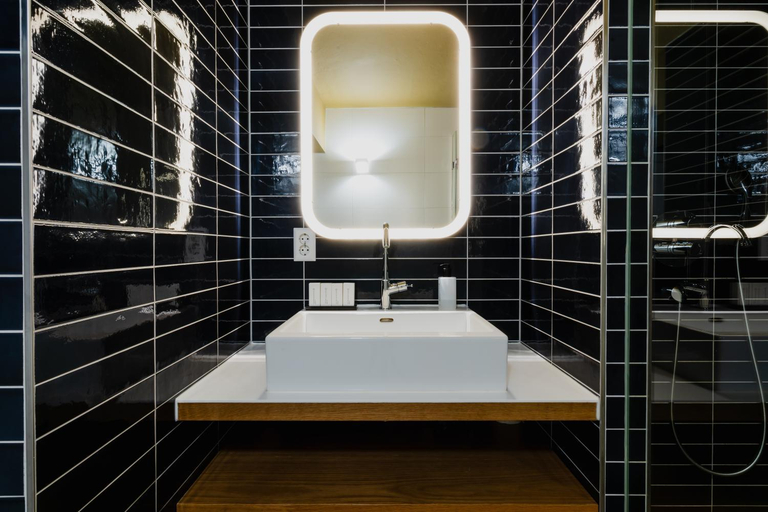 Bathroom 3, Apartments De Hallen, Amsterdam