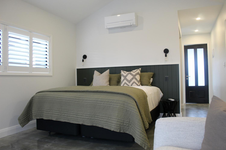 Others 4, Ahuru House, Kaipara
