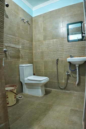 Bathroom 2, HOTAL RAJNIWAS, Patna