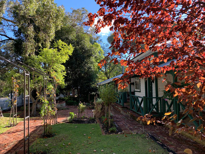 Exterior 4